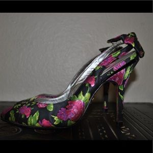 BETSEY JOHNSON HEELS